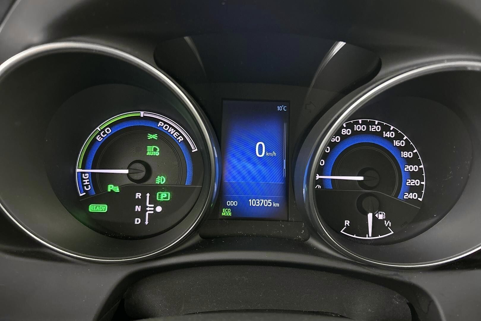 Toyota Auris iso kuva 14