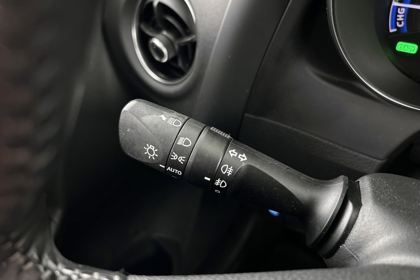 Toyota Auris iso kuva 18