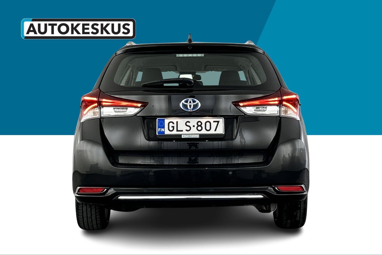 Toyota Auris iso kuva 6