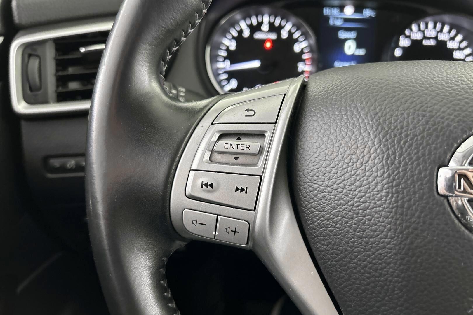 Nissan Qashqai iso kuva 15