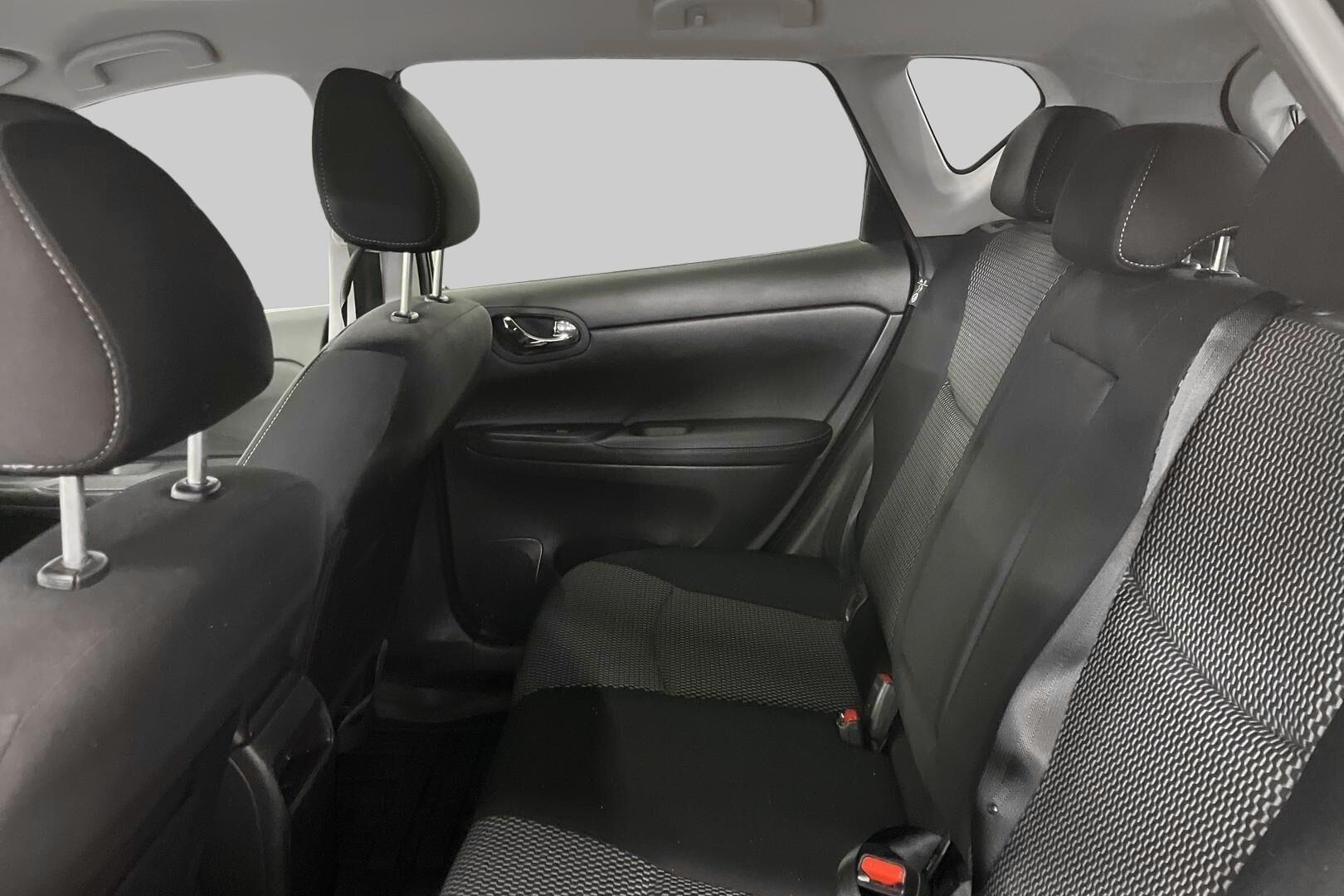 Nissan Pulsar iso kuva 8