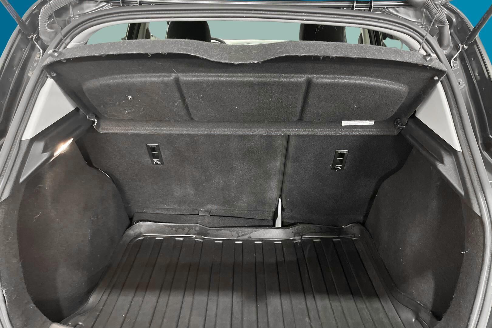 Nissan Pulsar iso kuva 10