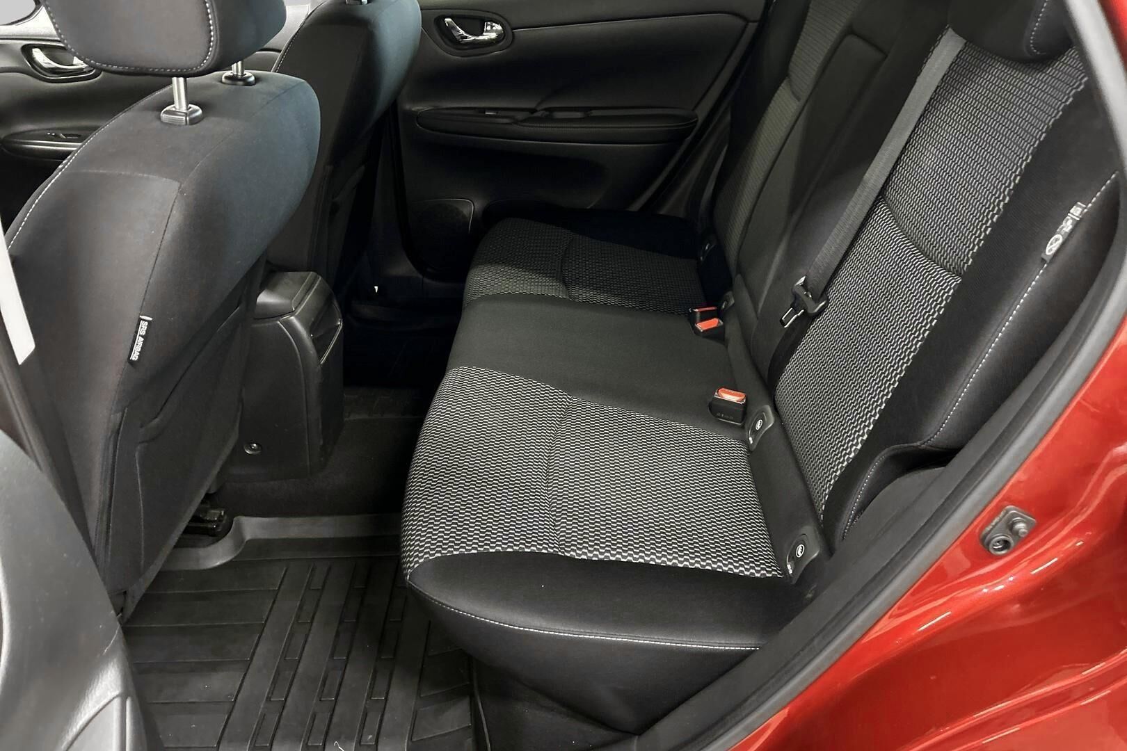 Nissan Pulsar iso kuva 20