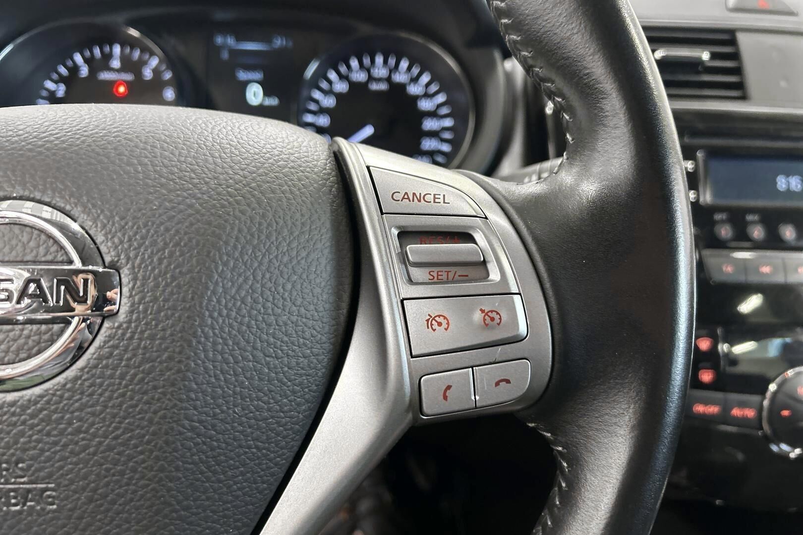 Nissan Pulsar iso kuva 14