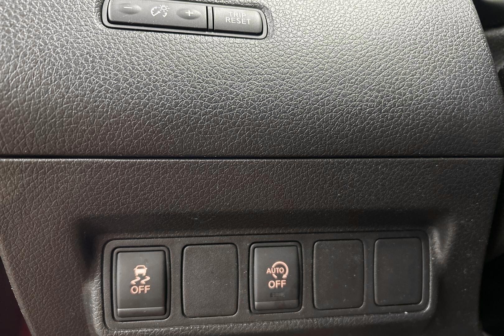 Nissan Pulsar iso kuva 16