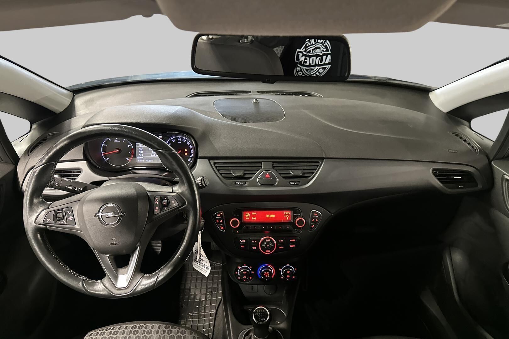 Opel Corsa iso kuva 11