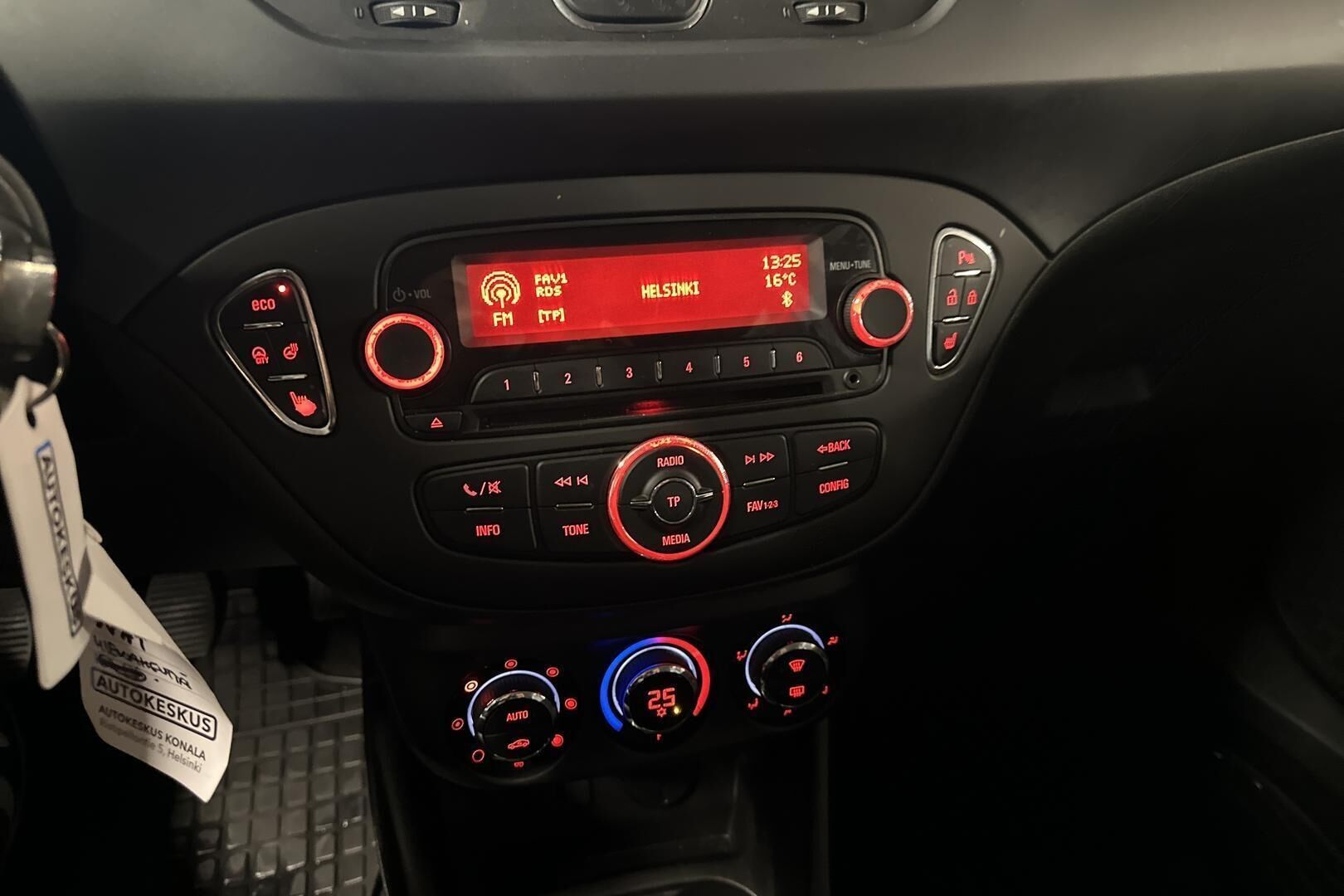Opel Corsa iso kuva 16