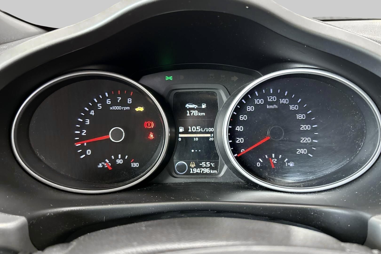 Kia Sportage iso kuva 14