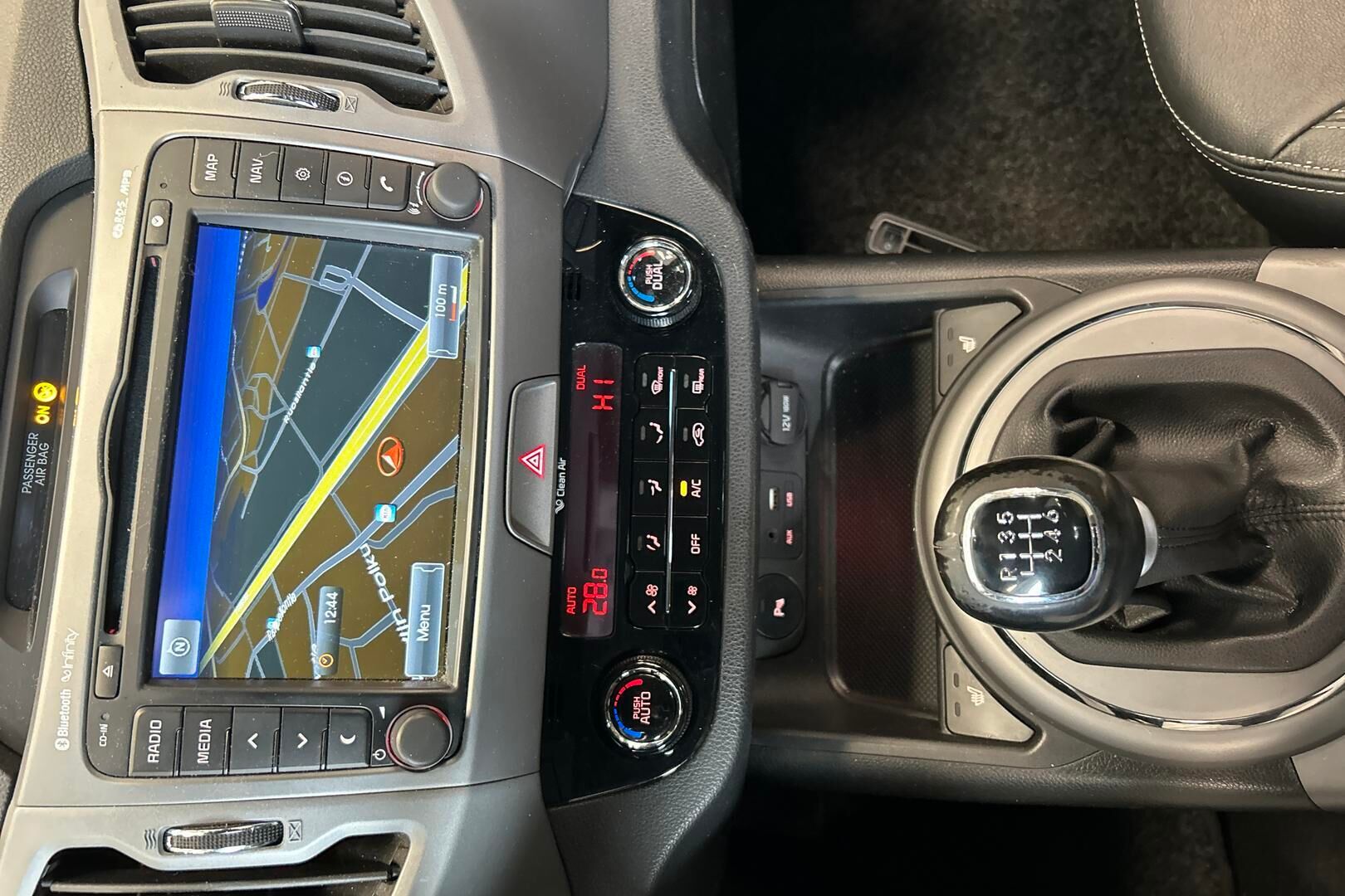 Kia Sportage iso kuva 18