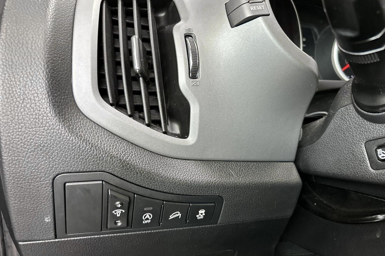 Kia Sportage iso kuva 19