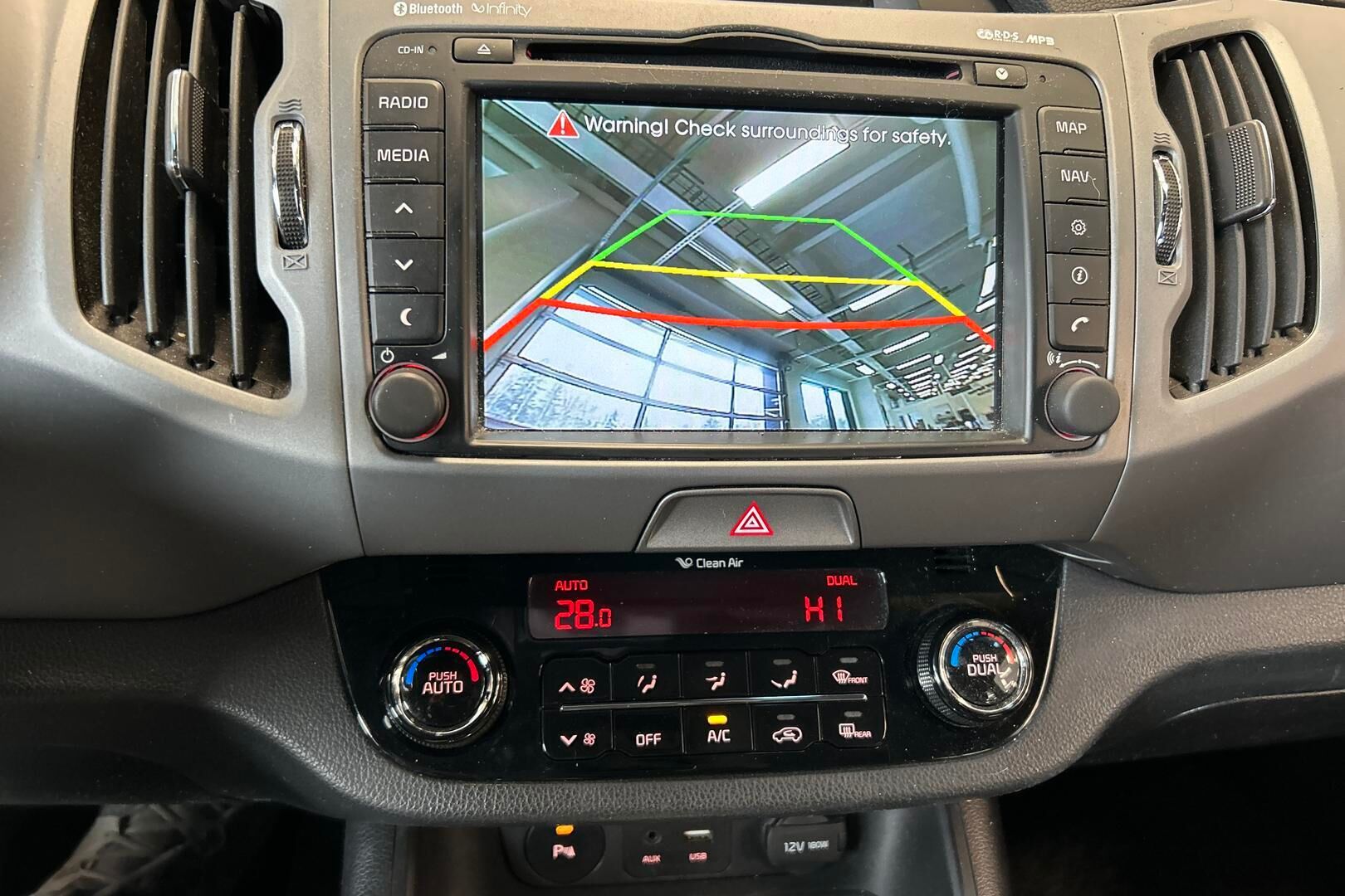 Kia Sportage iso kuva 20