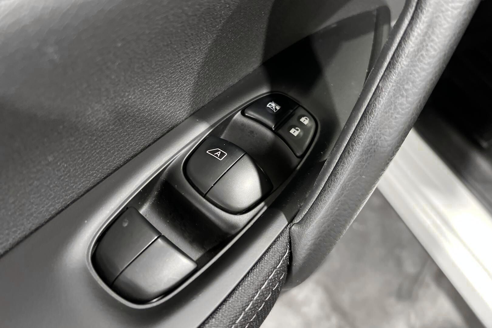 Nissan Qashqai iso kuva 13