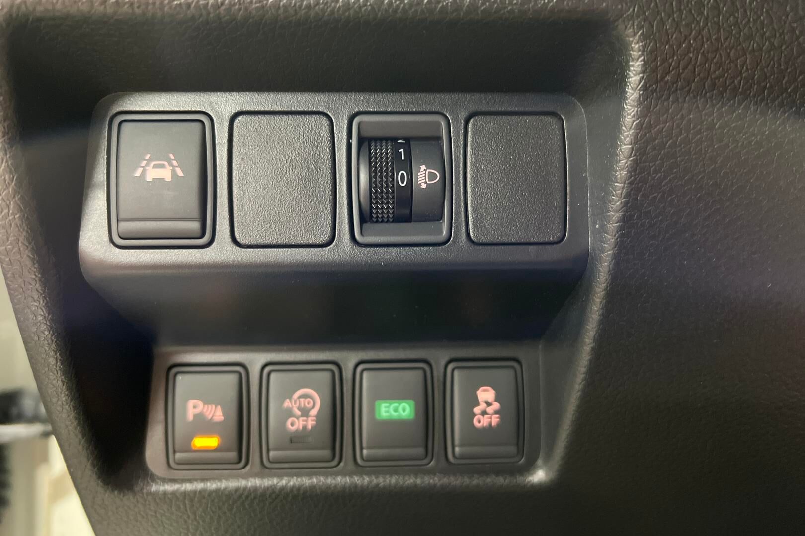 Nissan Qashqai iso kuva 14
