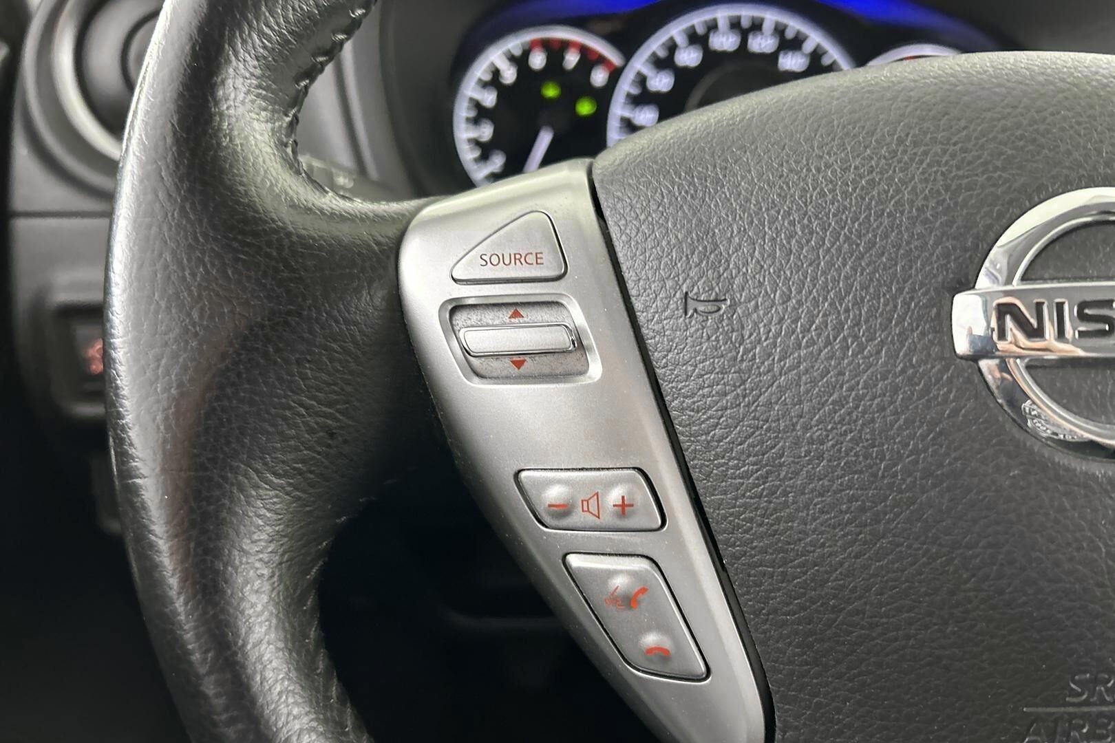 Nissan Note iso kuva 15