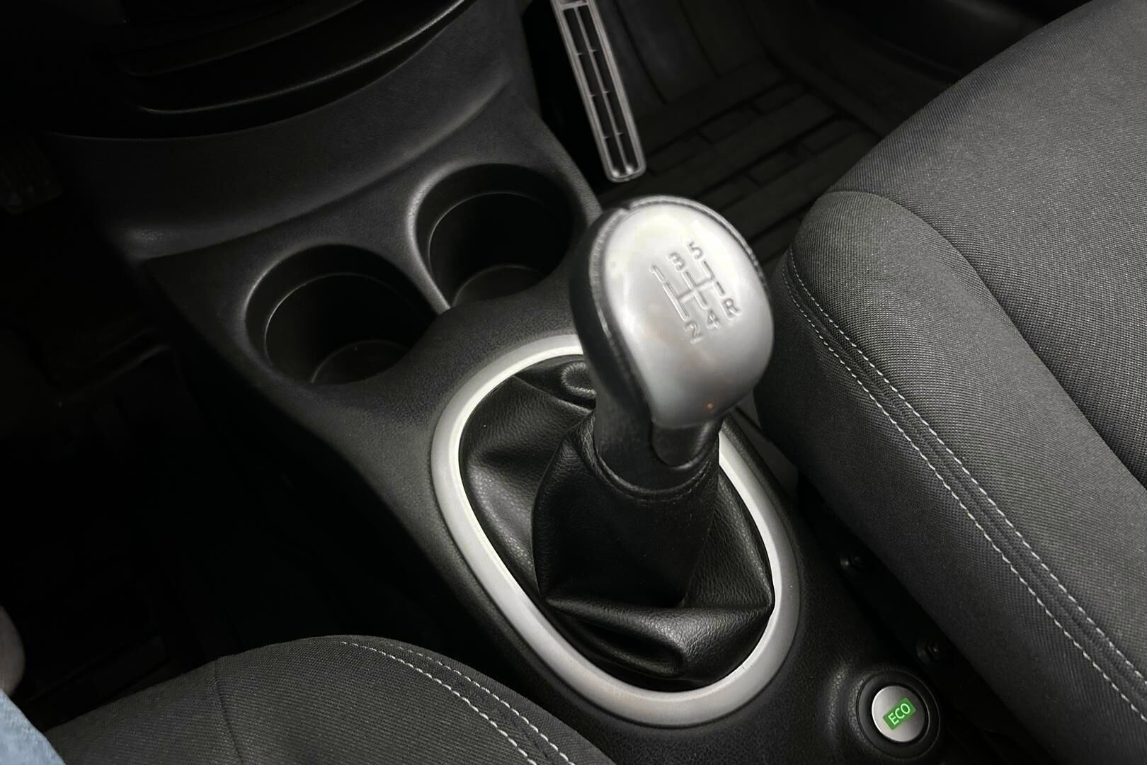 Nissan Note iso kuva 24