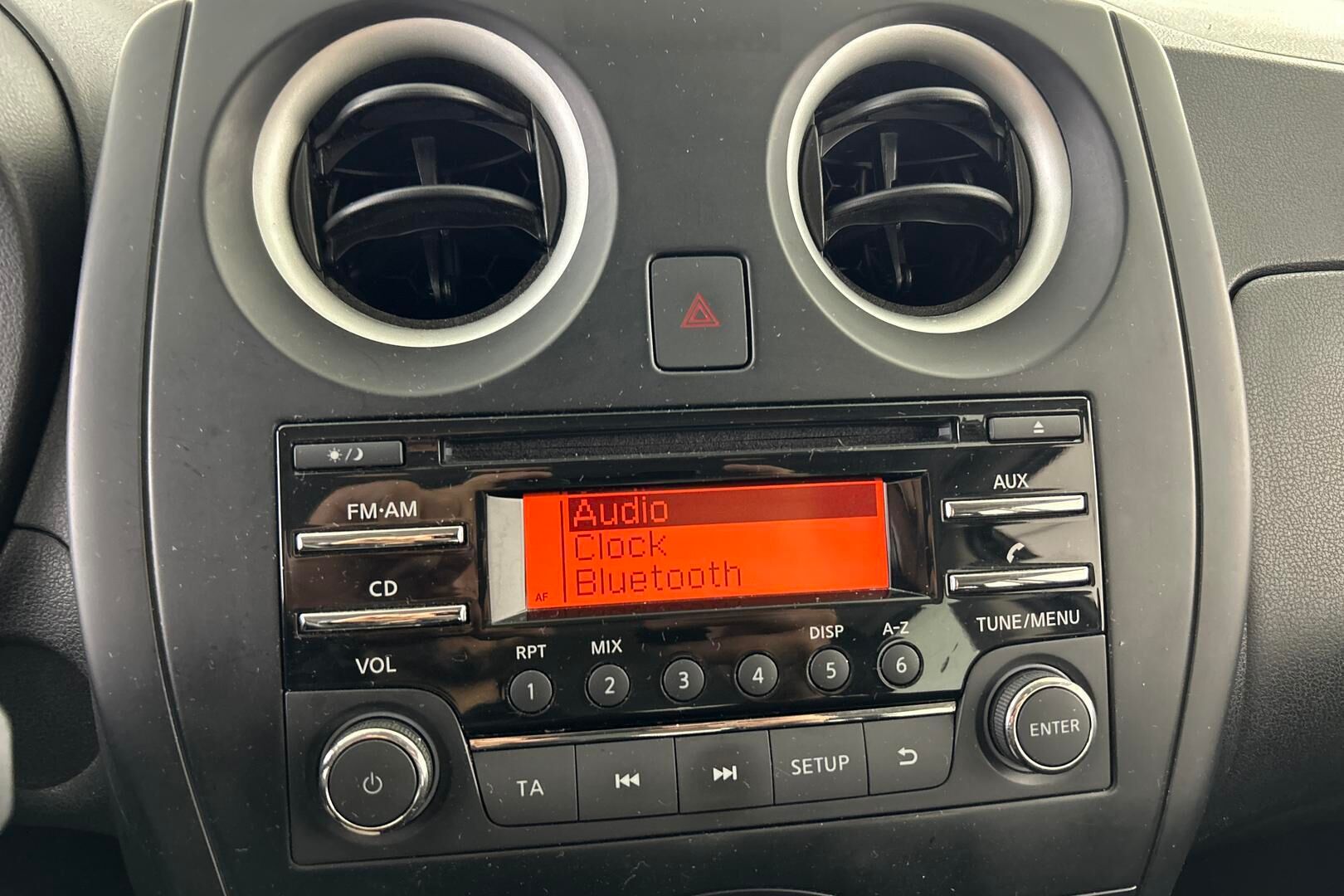 Nissan Note iso kuva 17