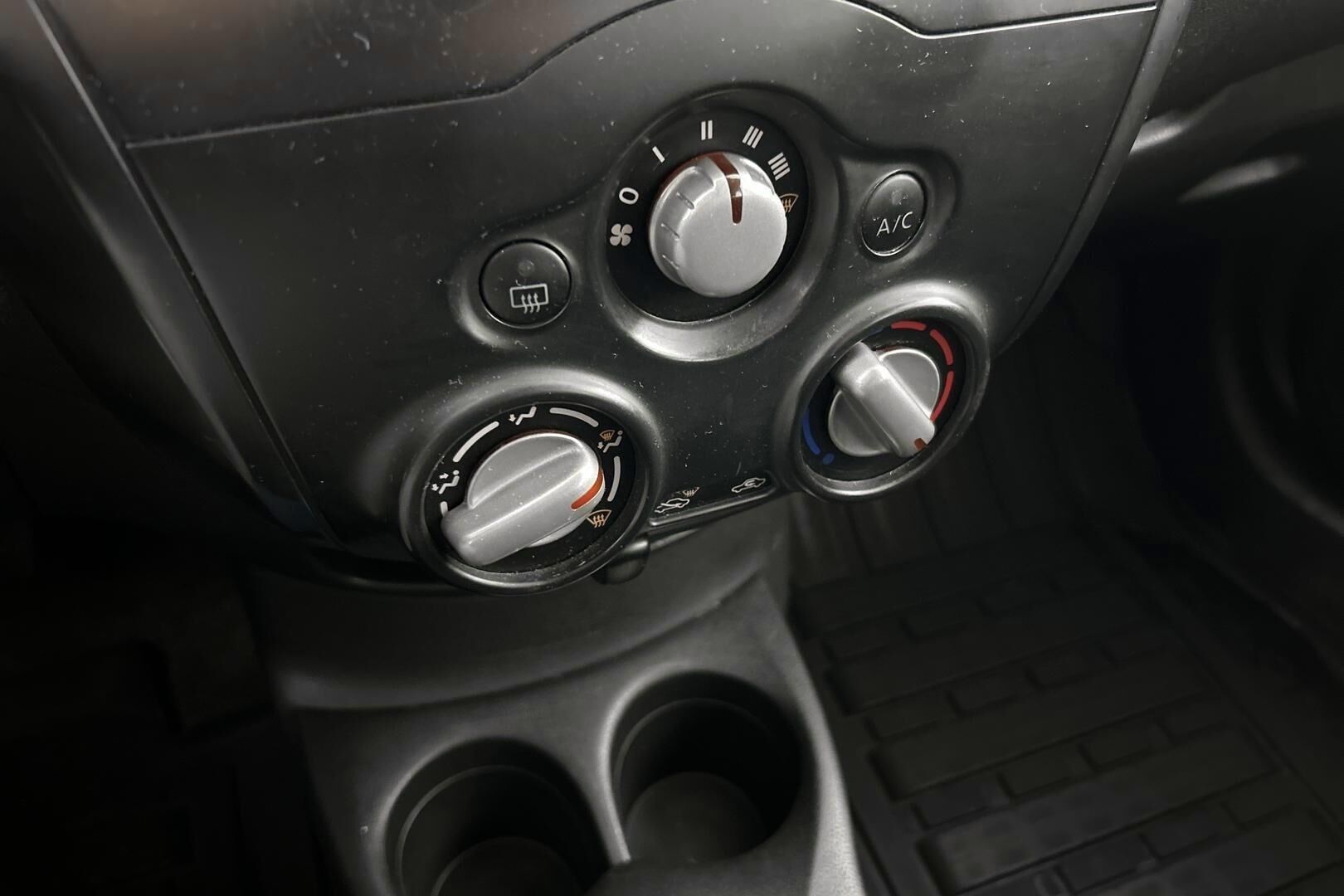 Nissan Note iso kuva 18