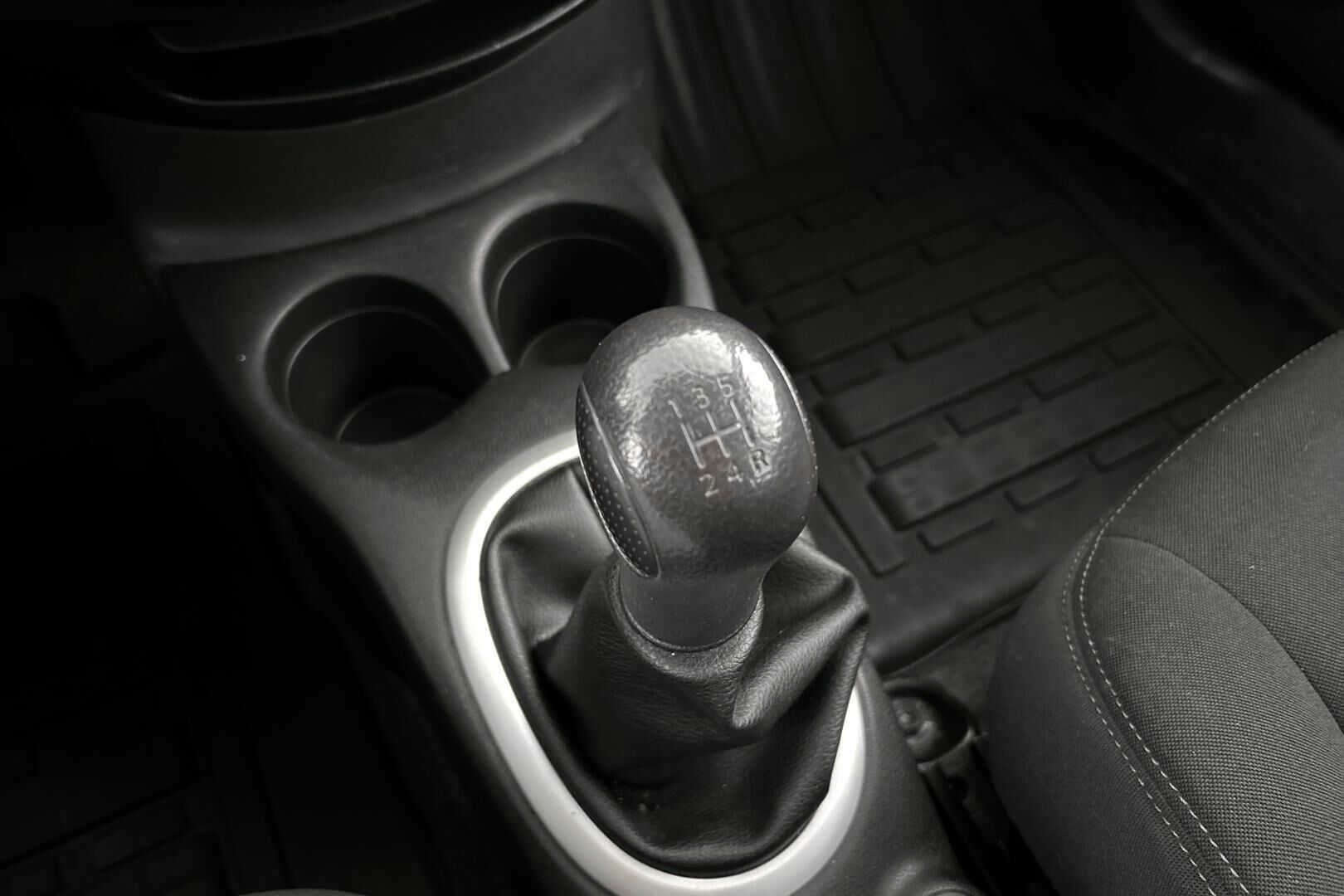 Nissan Note iso kuva 19