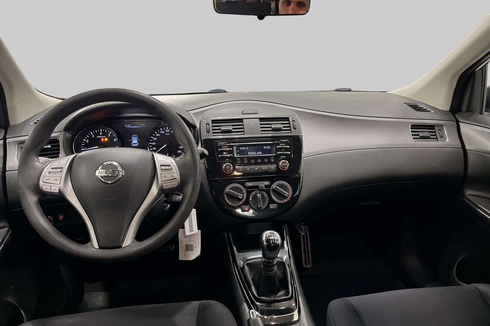 Nissan Pulsar iso kuva 9