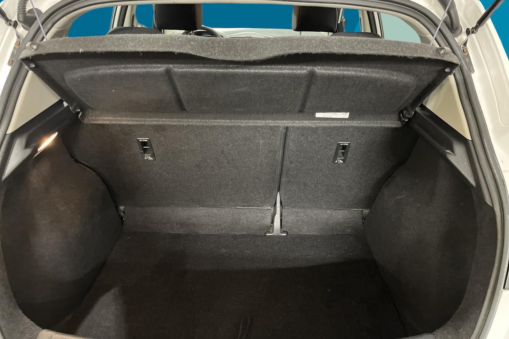 Nissan Pulsar iso kuva 10