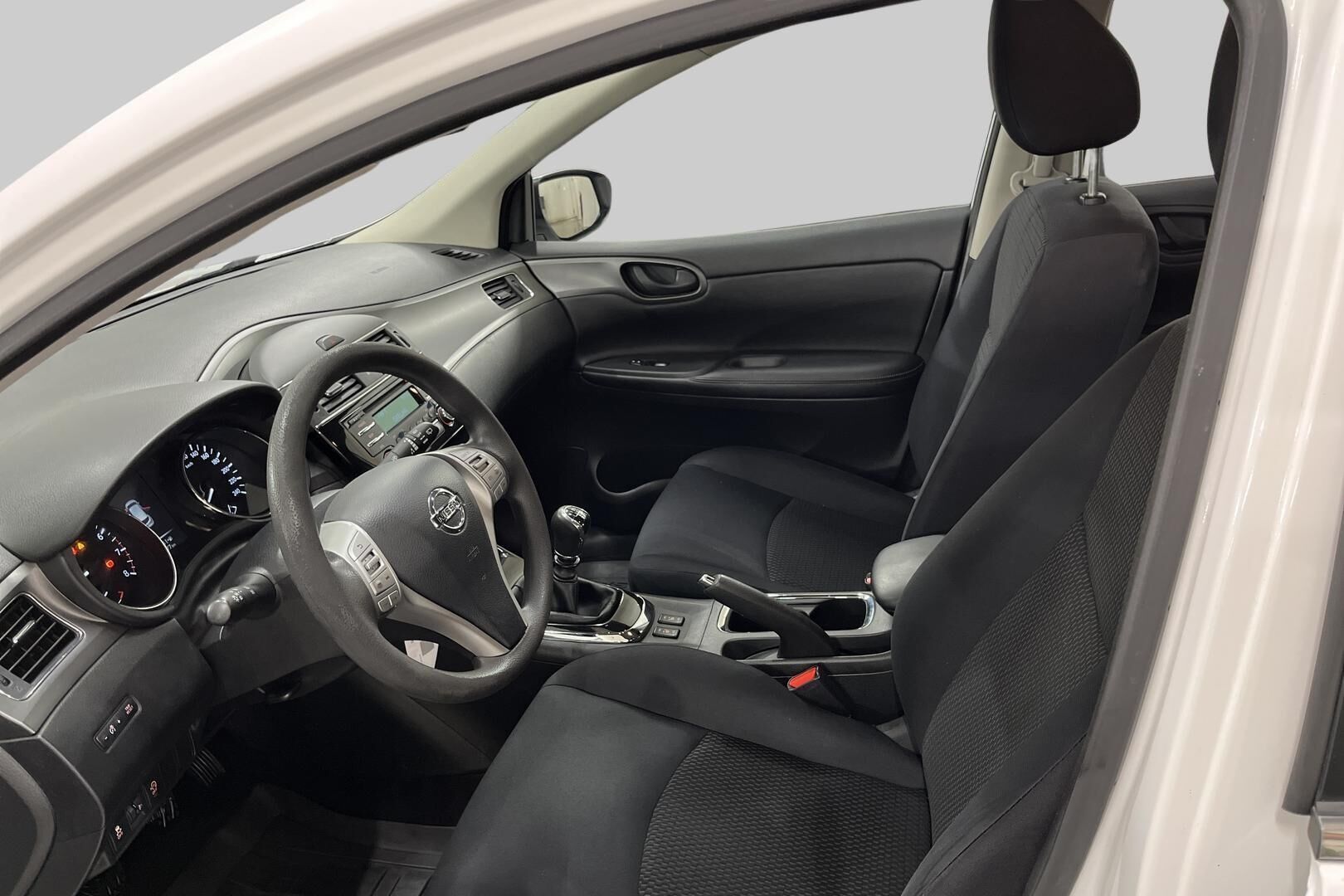 Nissan Pulsar iso kuva 8