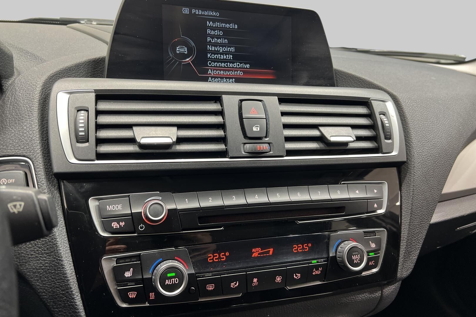 BMW 1-SARJA iso kuva 15