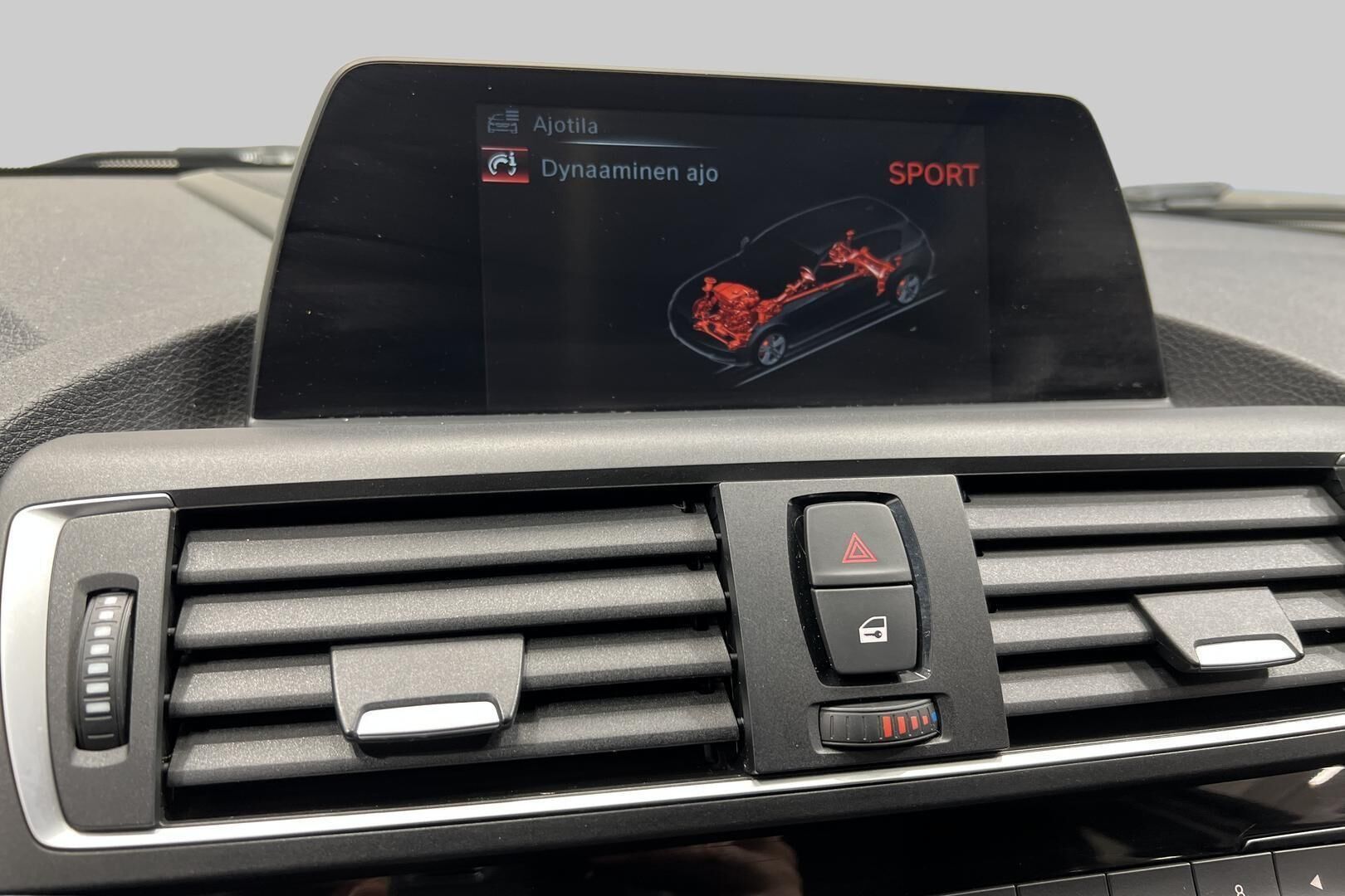 BMW 1-SARJA iso kuva 16