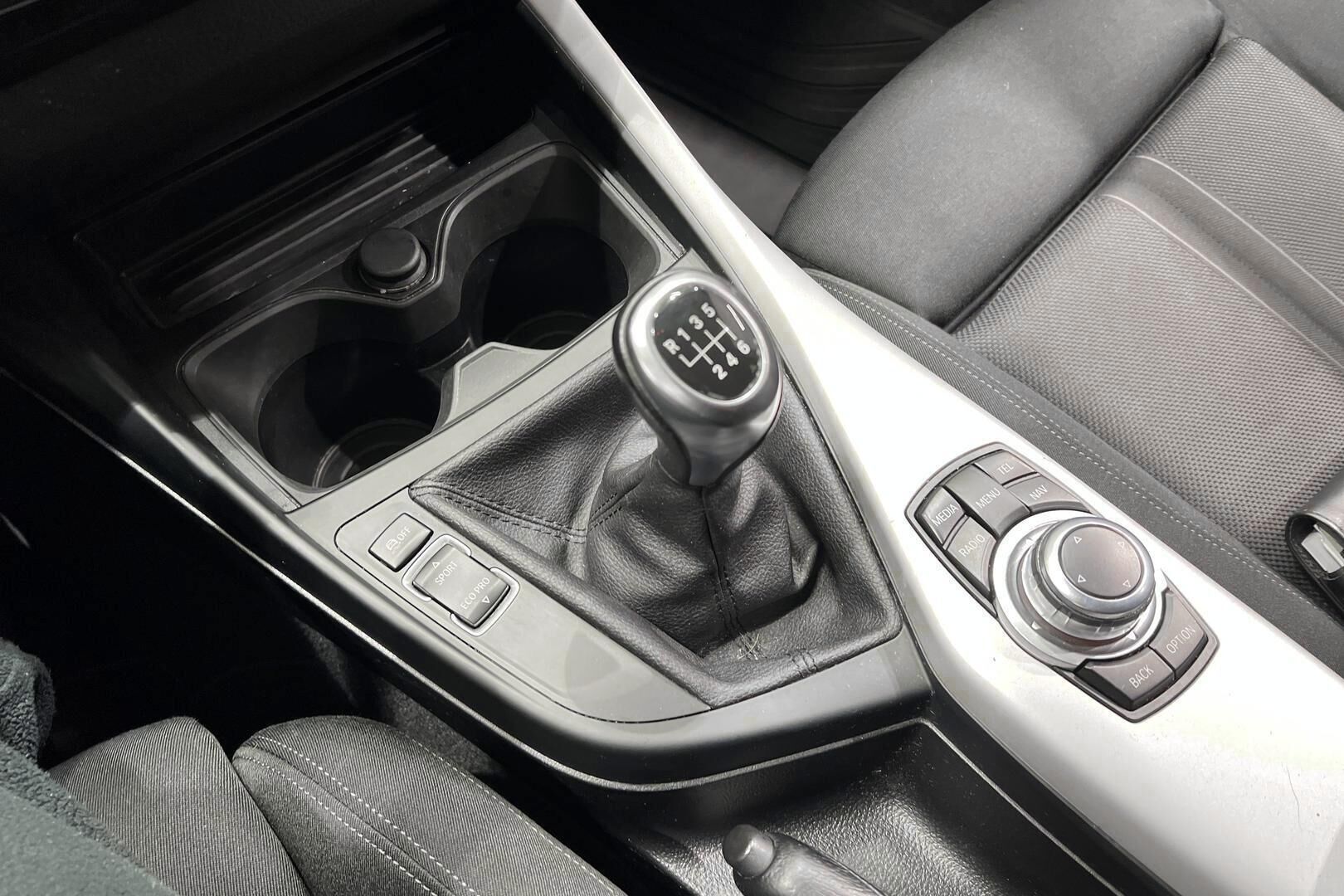 BMW 1-SARJA iso kuva 17