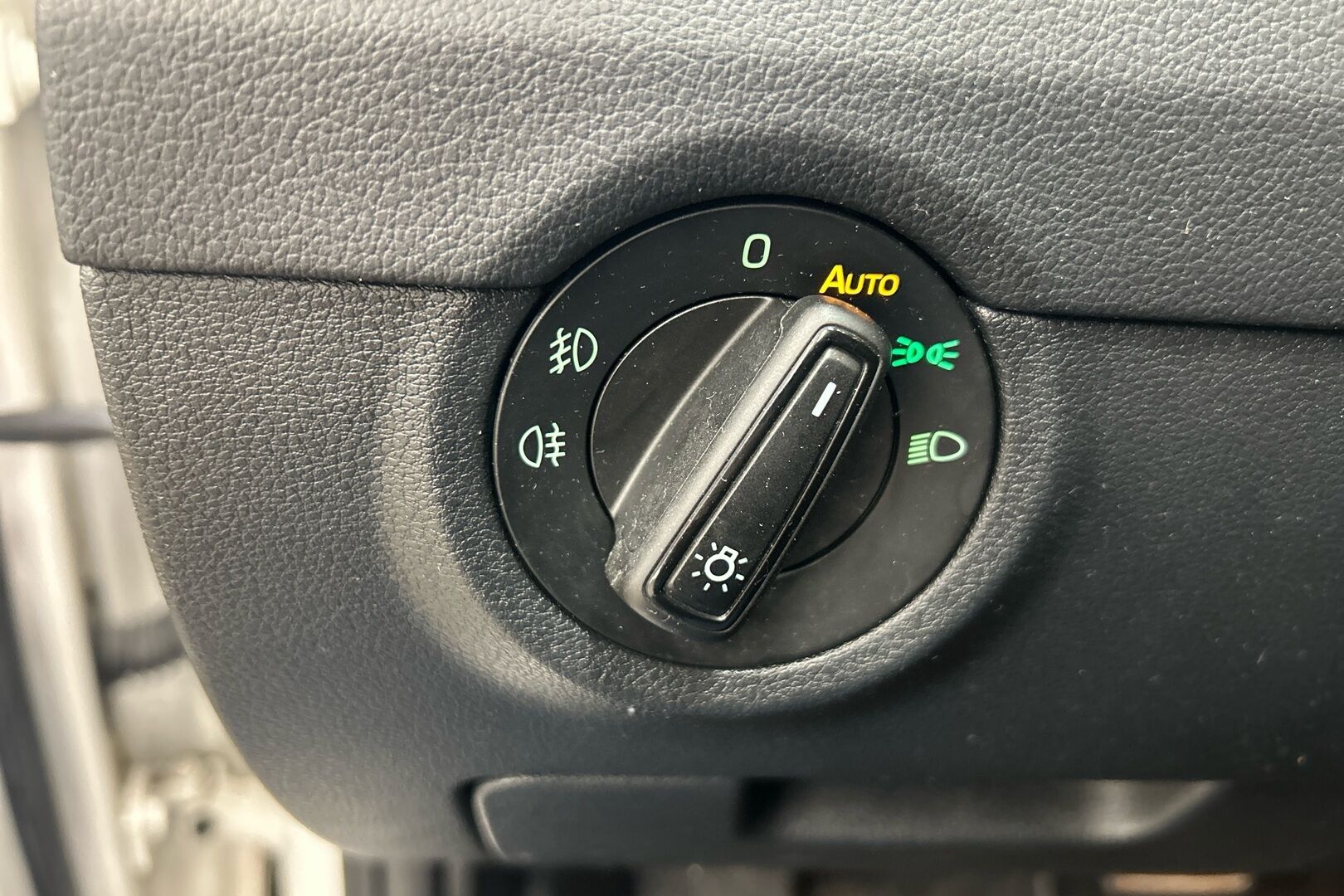 Skoda Octavia iso kuva 12