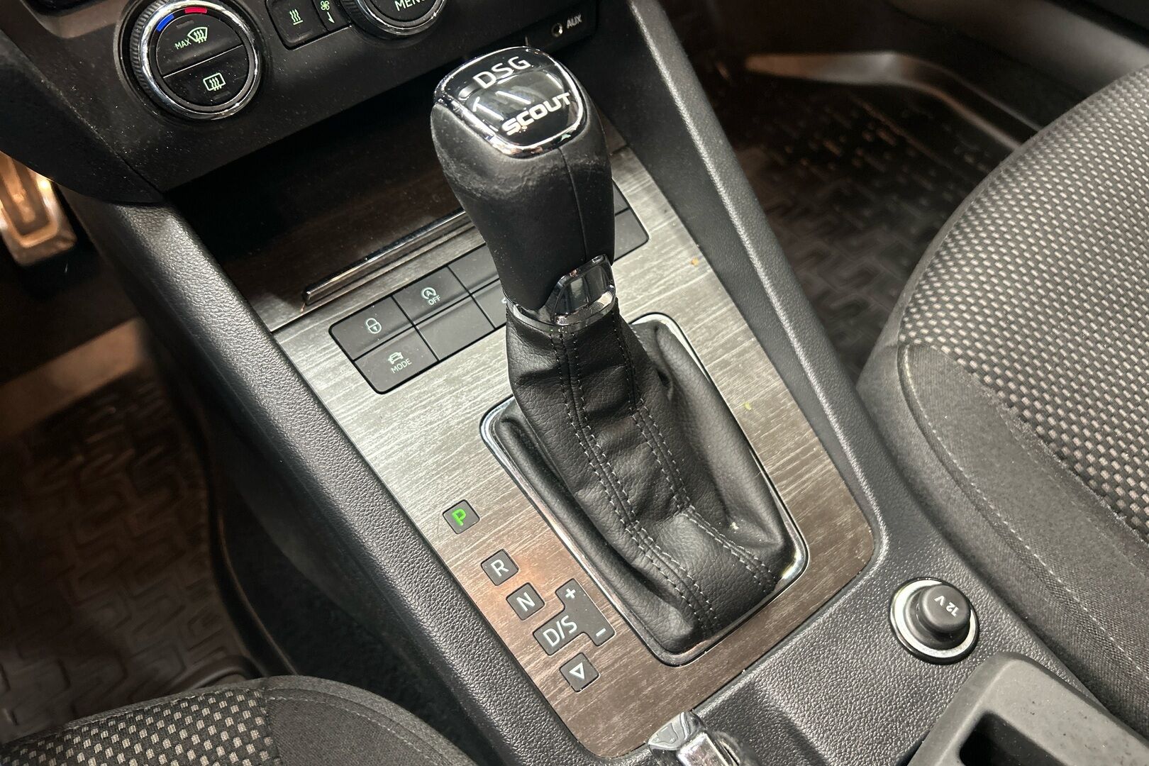 Skoda Octavia iso kuva 20