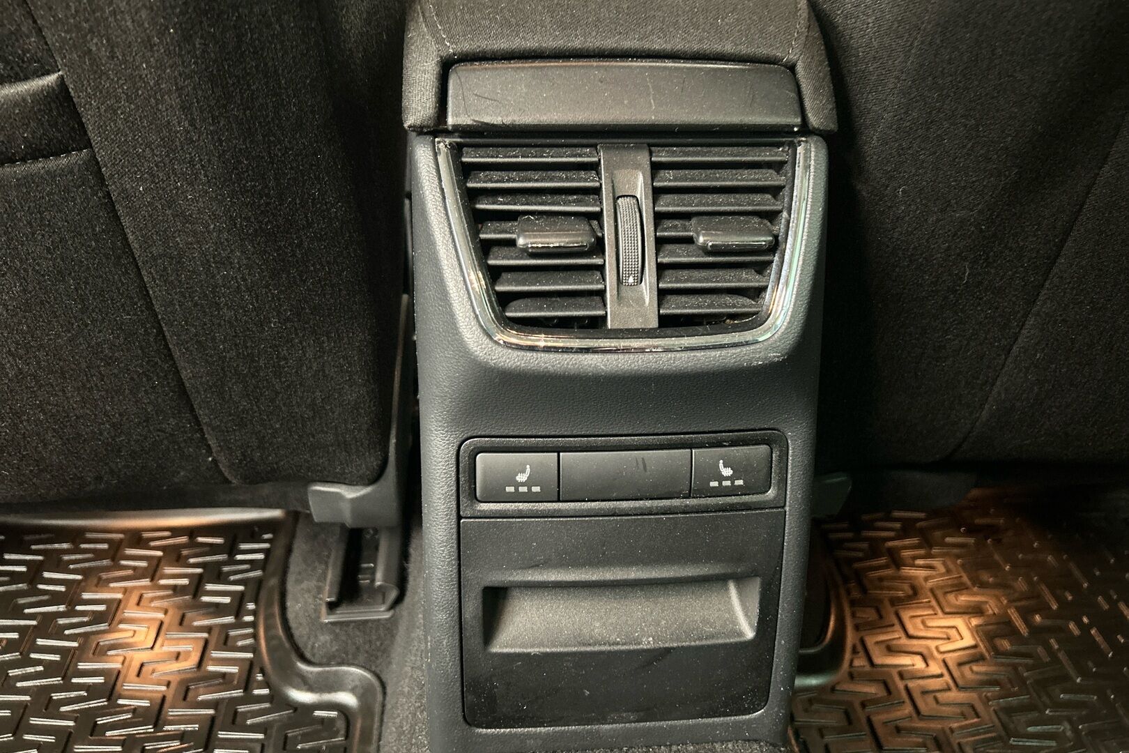 Skoda Octavia iso kuva 21