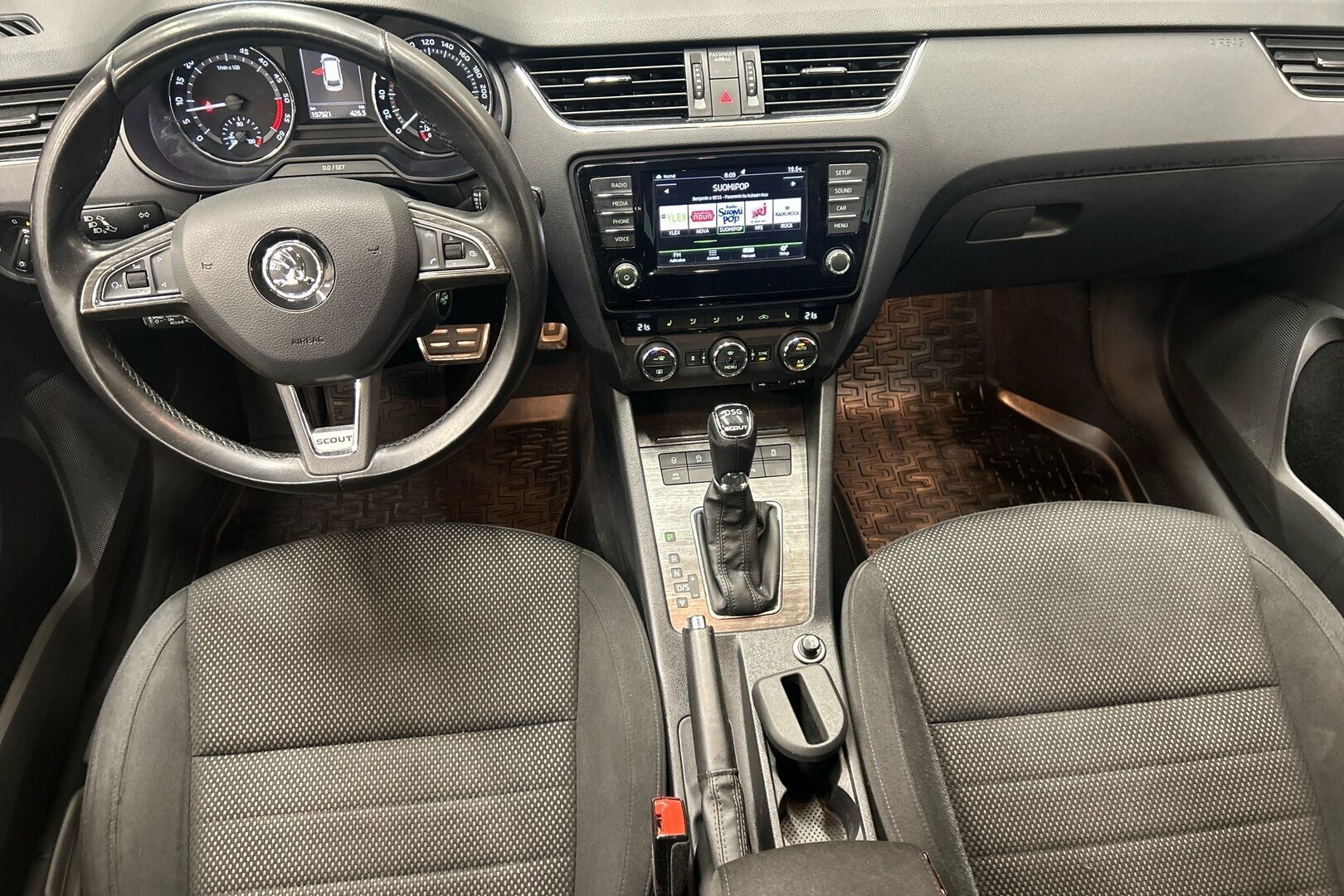 Skoda Octavia iso kuva 6
