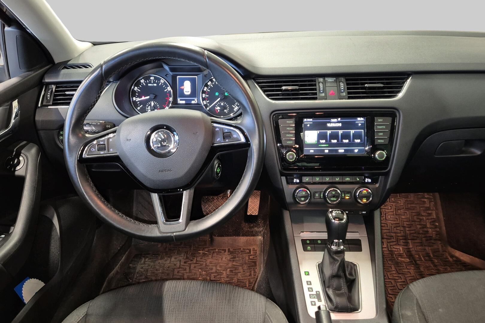 Skoda Octavia iso kuva 2