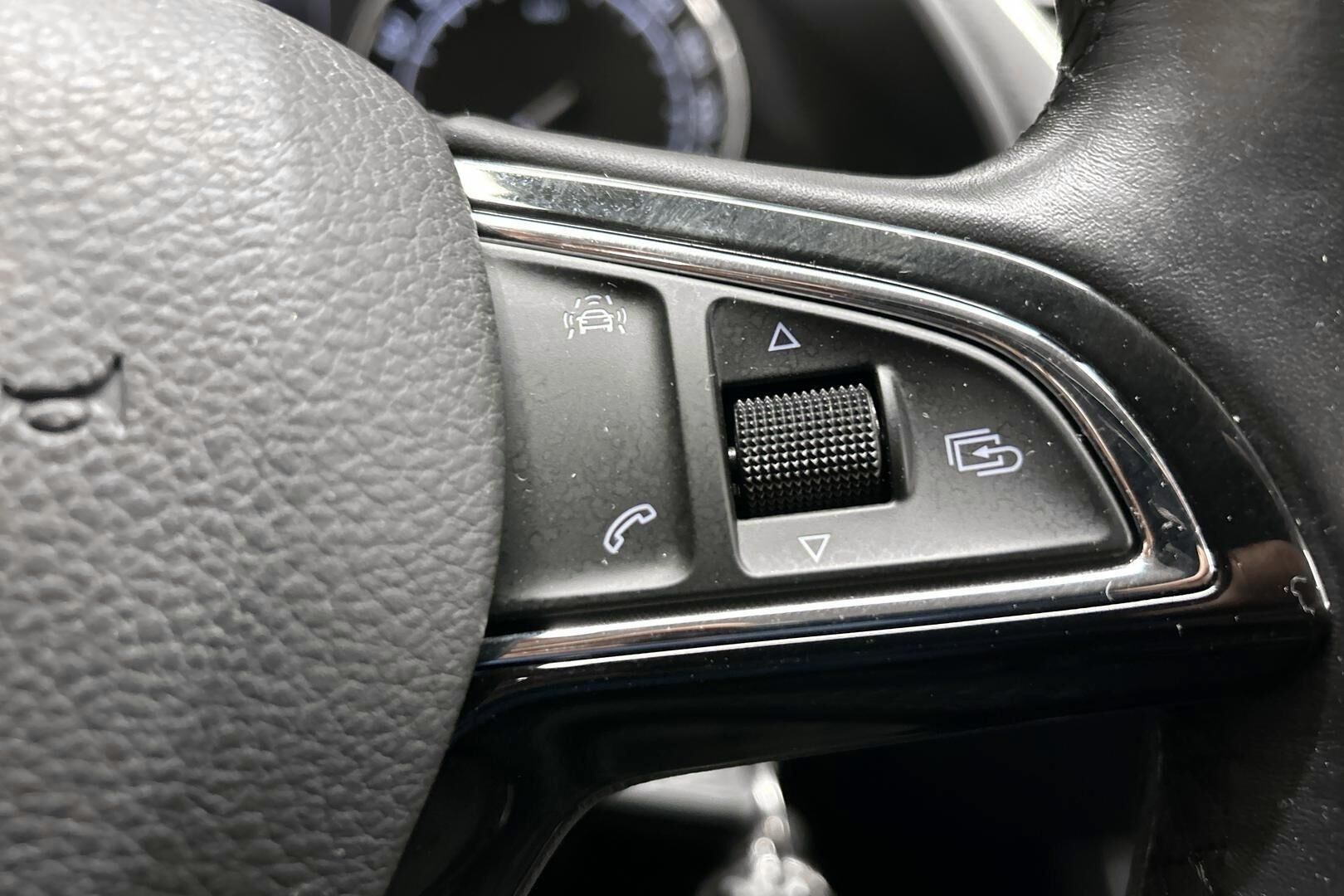 Skoda Superb iso kuva 20