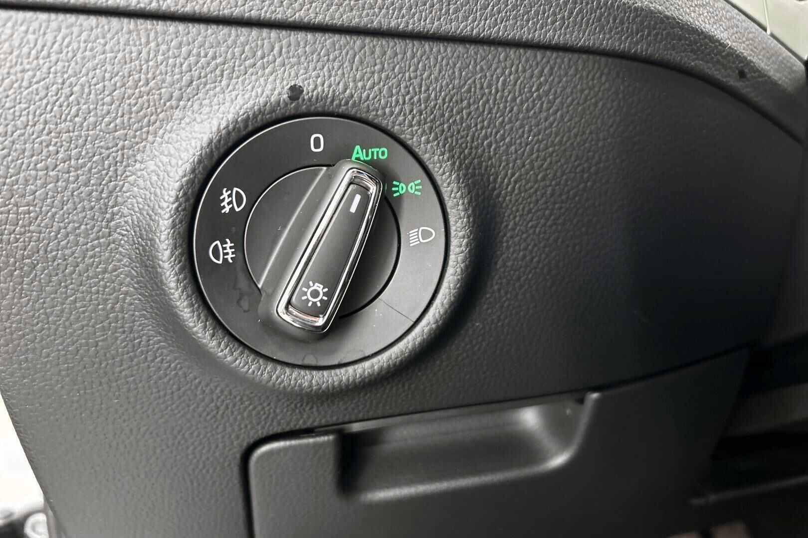 Skoda Superb iso kuva 22