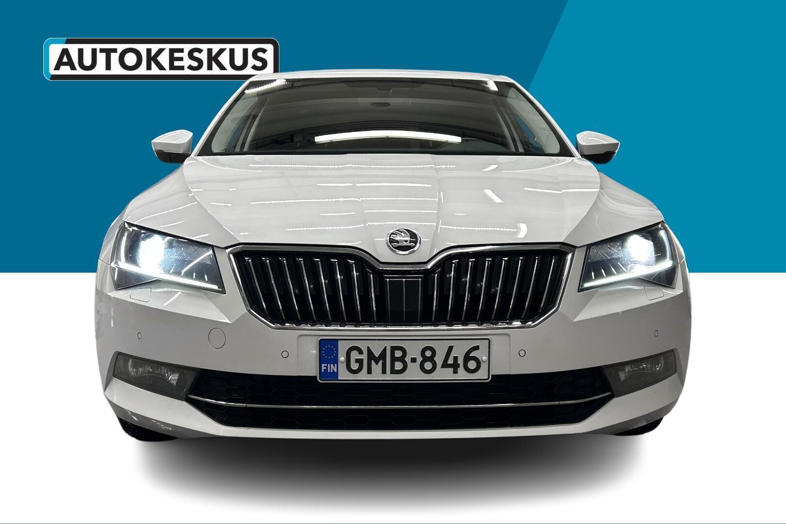 Skoda Superb iso kuva 3