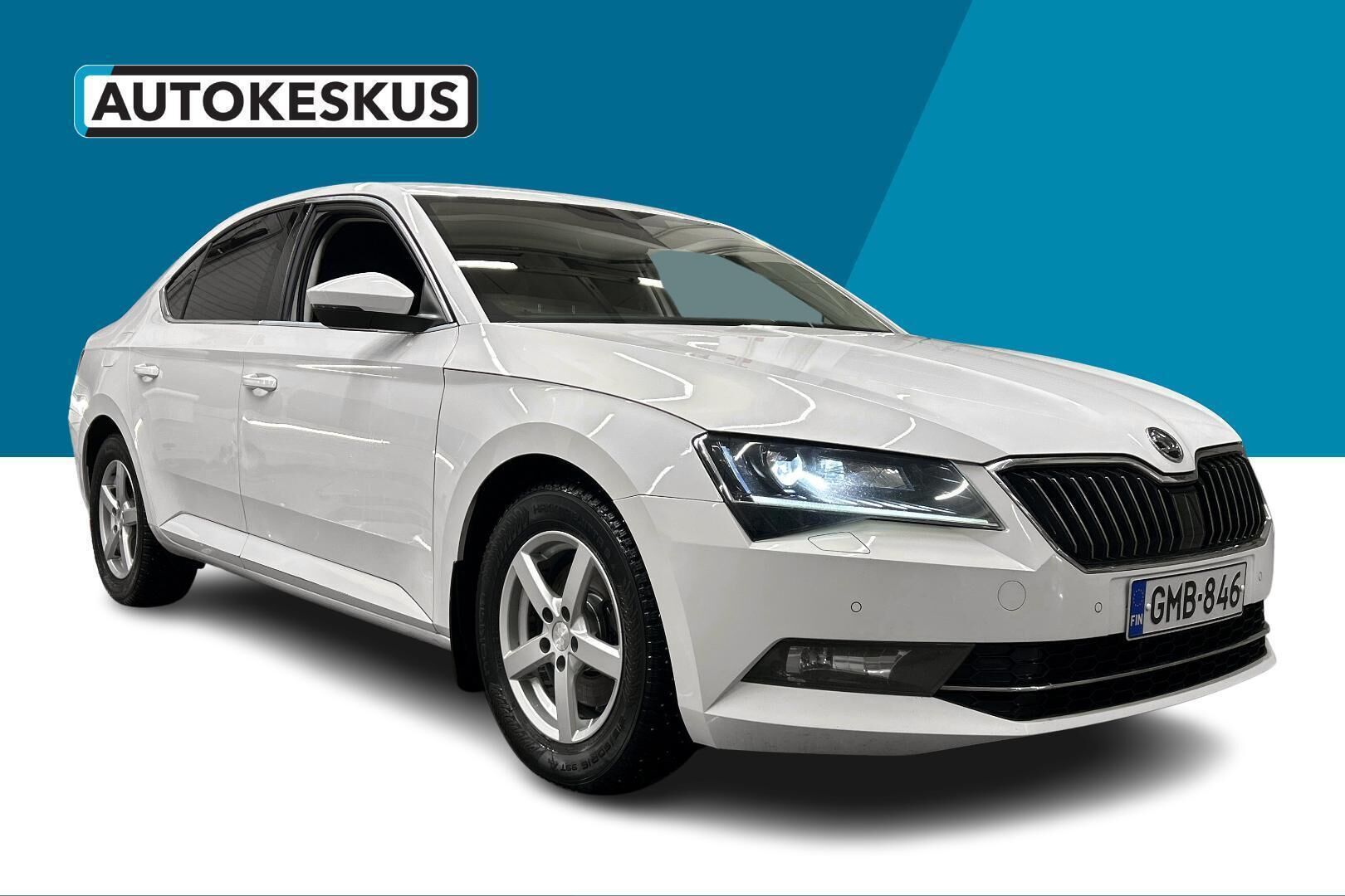 Skoda Superb iso kuva 4