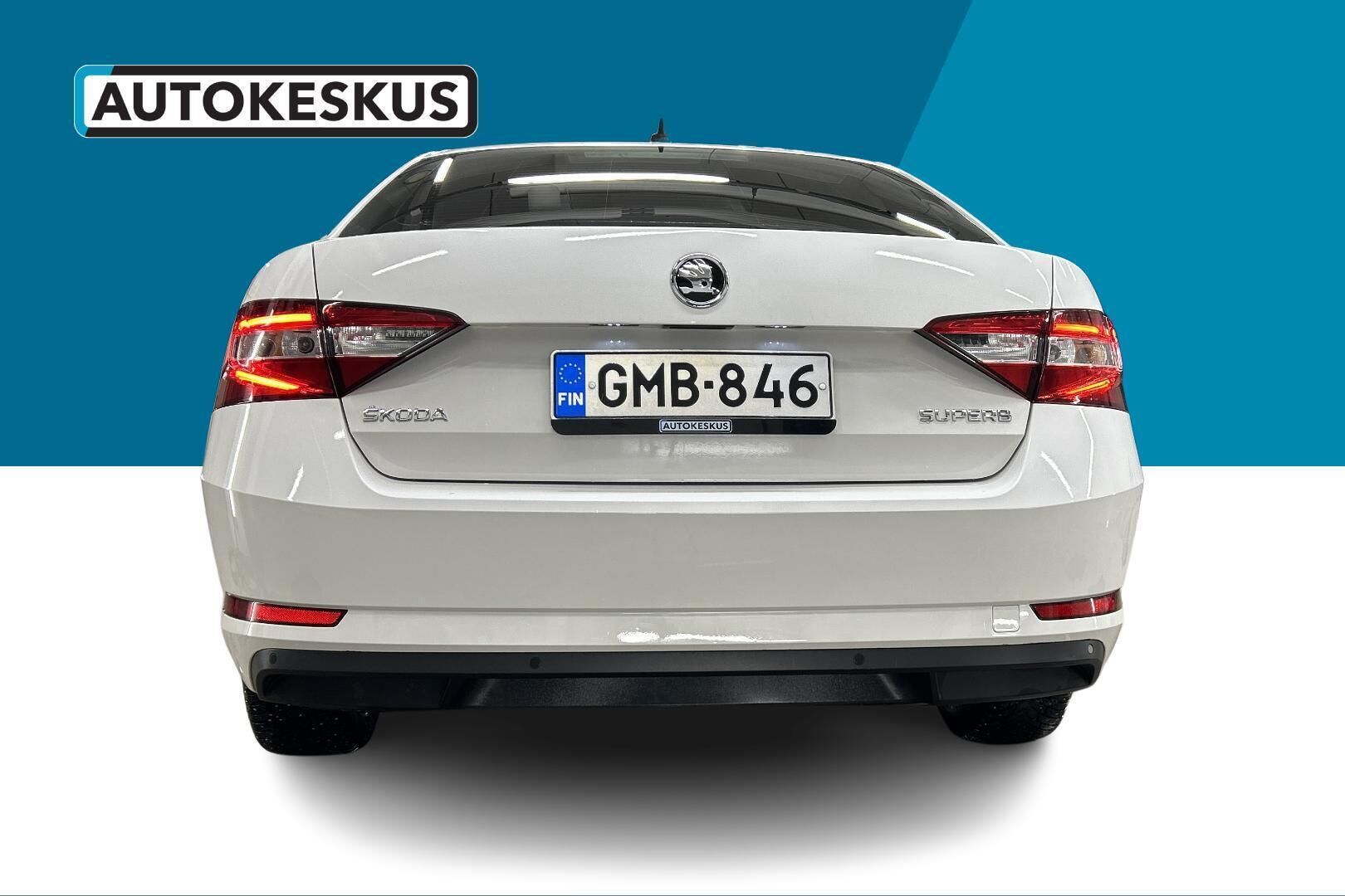 Skoda Superb iso kuva 7