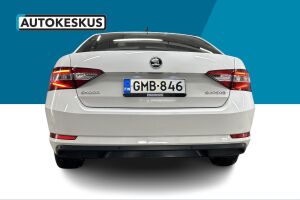 Skoda Superb esikatselu 7