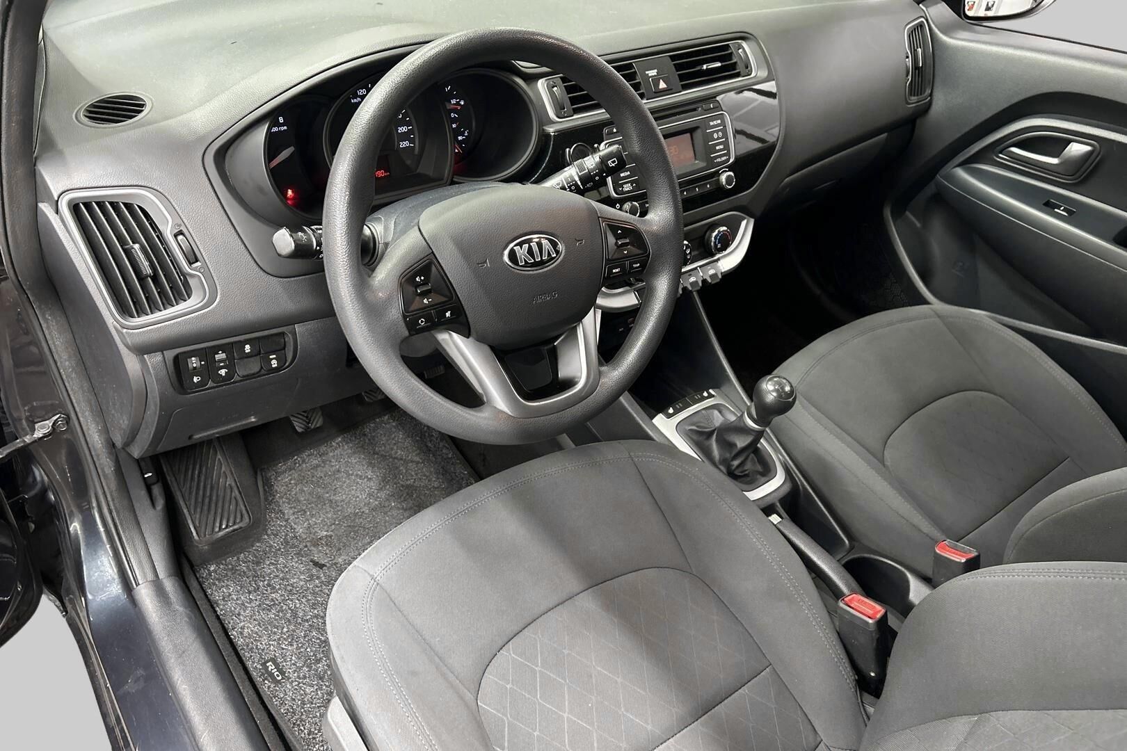 Kia Rio iso kuva 9