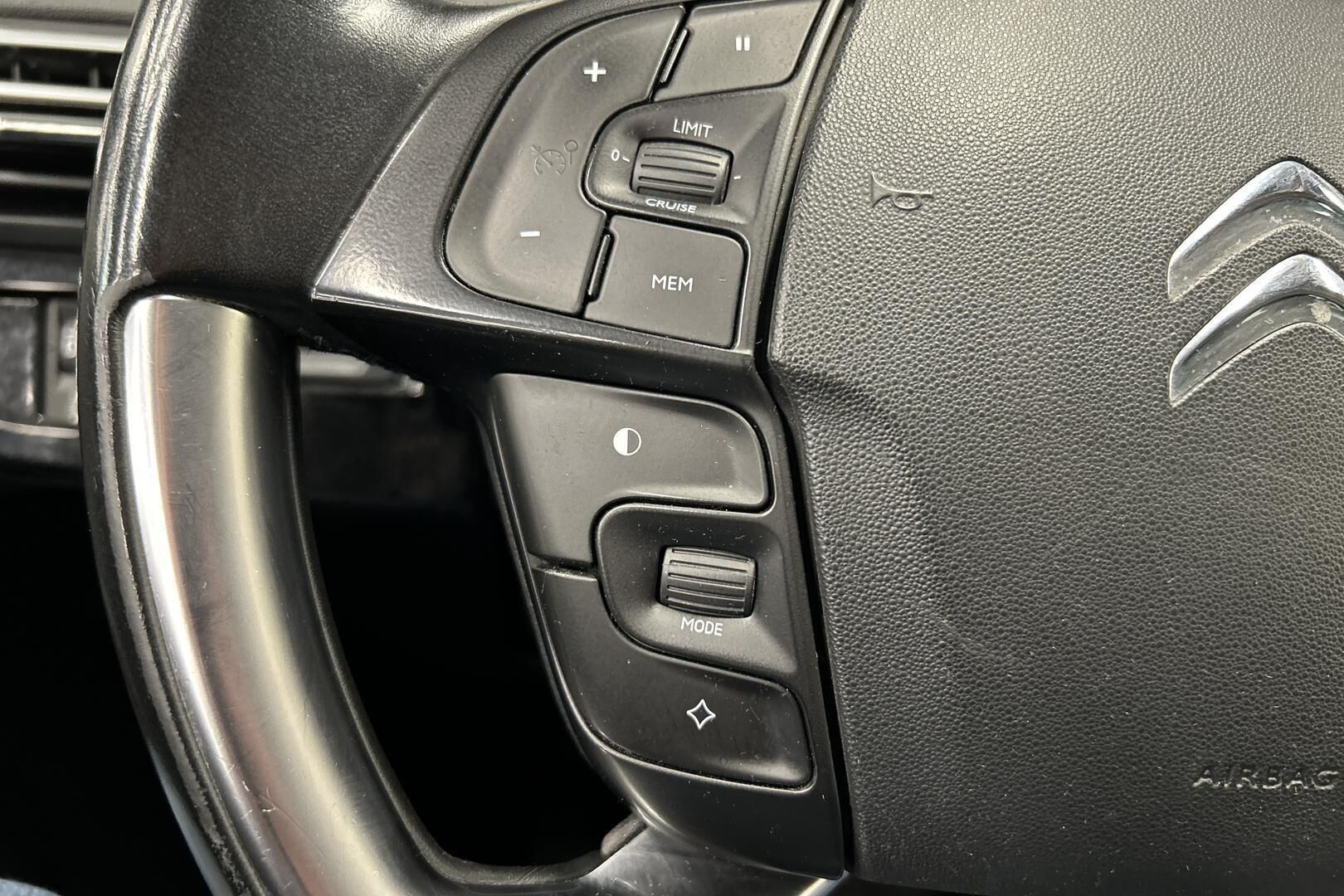 Citroen Grand C4 Picasso iso kuva 29