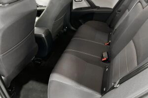 Toyota Avensis esikatselu 10