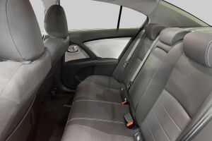 Toyota Avensis esikatselu 9