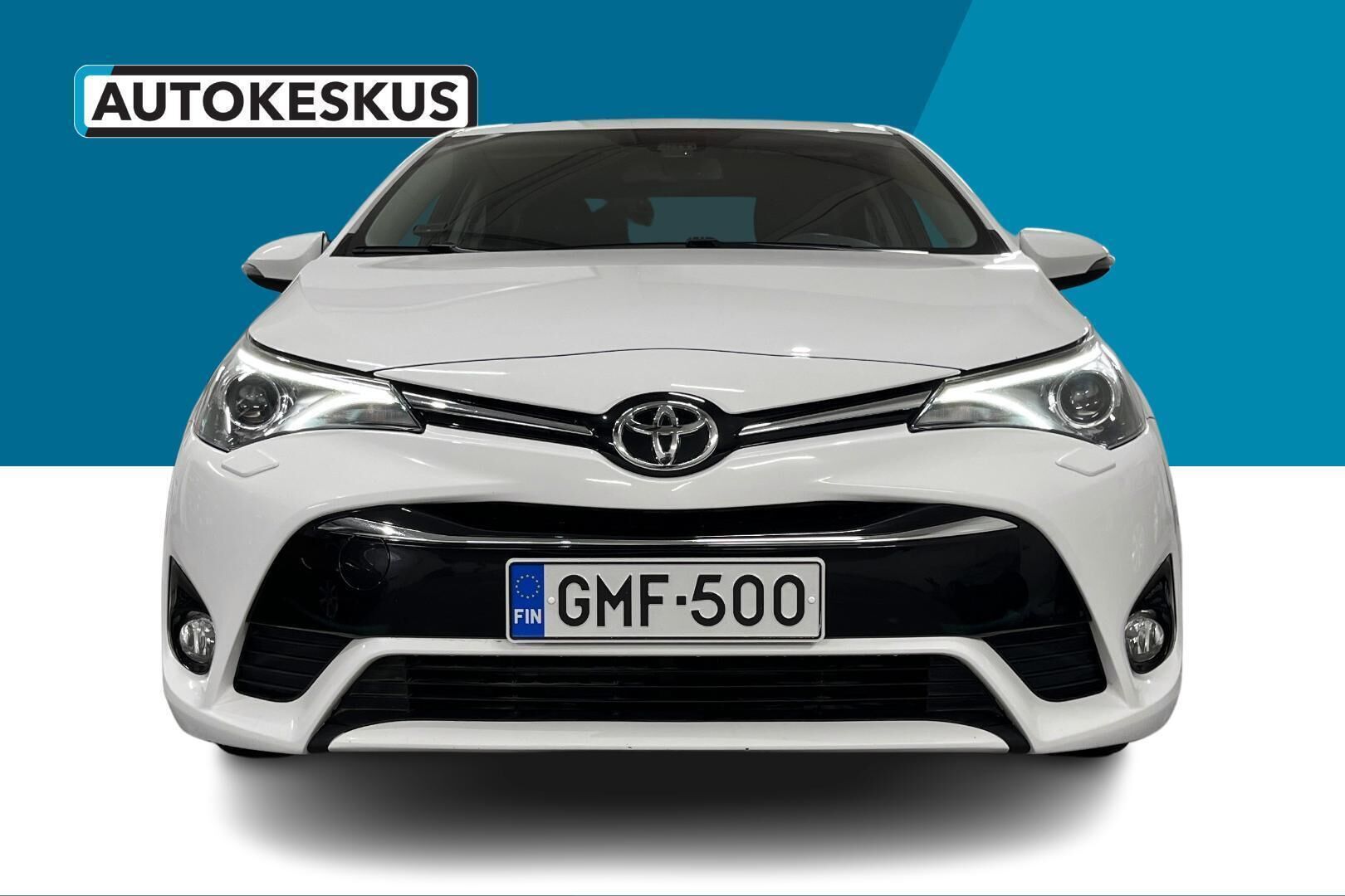 Toyota Avensis iso kuva 2