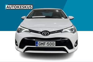 Toyota Avensis esikatselu 2