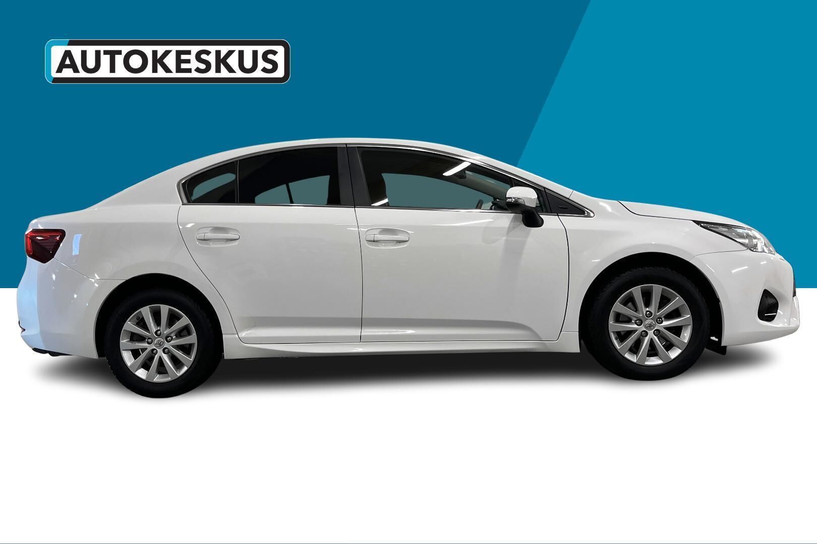 Toyota Avensis iso kuva 4