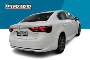 Toyota Avensis esikatselu 5