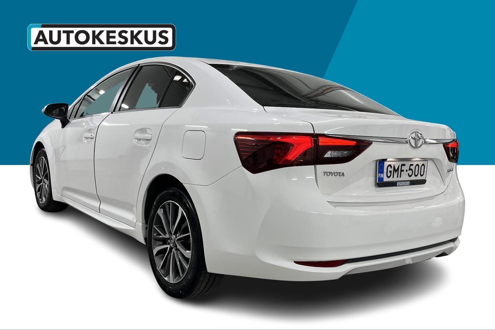 Toyota Avensis iso kuva 7