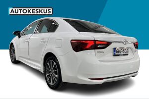 Toyota Avensis esikatselu 7