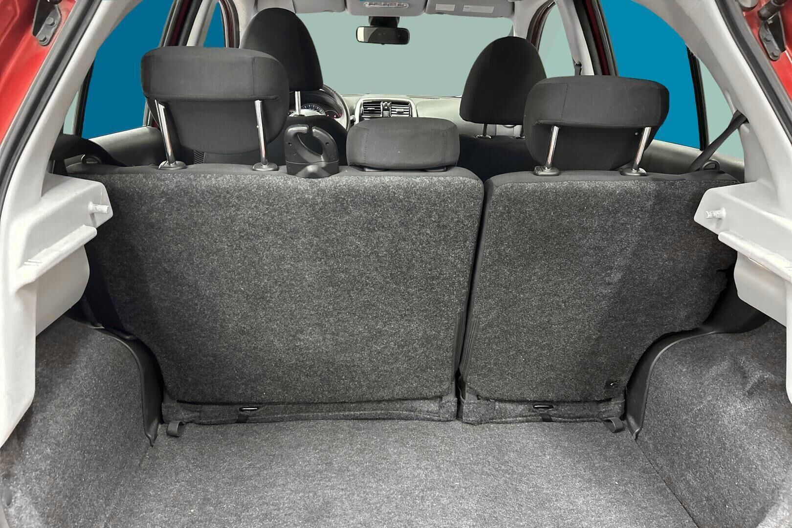 Nissan Micra iso kuva 12